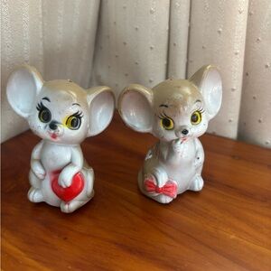 Vintage Brown Mice Plastic Salt & Pepper Shakers  3.25"H w/Stoppers